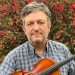 Jean-François Leroux et son violon dans la région du Perche en Normandie