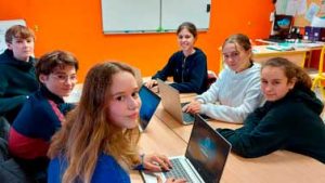 pole commercial relation clients